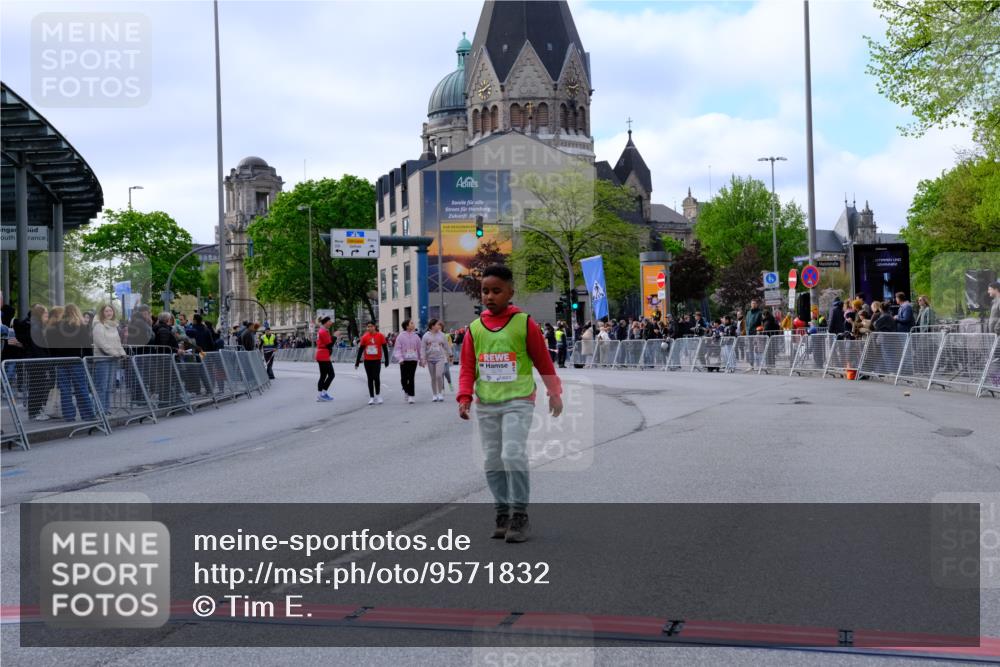 25.04.2026 - Das Zehntel Tim E. http://msf.ph/oto/9571832 25.04.2026 09:11:10 Ziel 2080, 2845, 3270, 3879 meine-sportfotos.de