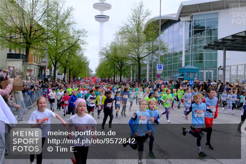 25.04.2026 - Das Zehntel Tim E. http://msf.ph/oto/9572842 25.04.2026 10:33:58 Ziel  meine-sportfotos.de