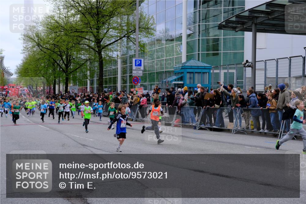 25.04.2026 - Das Zehntel Tim E. http://msf.ph/oto/9573021 25.04.2026 10:35:13 Ziel  meine-sportfotos.de