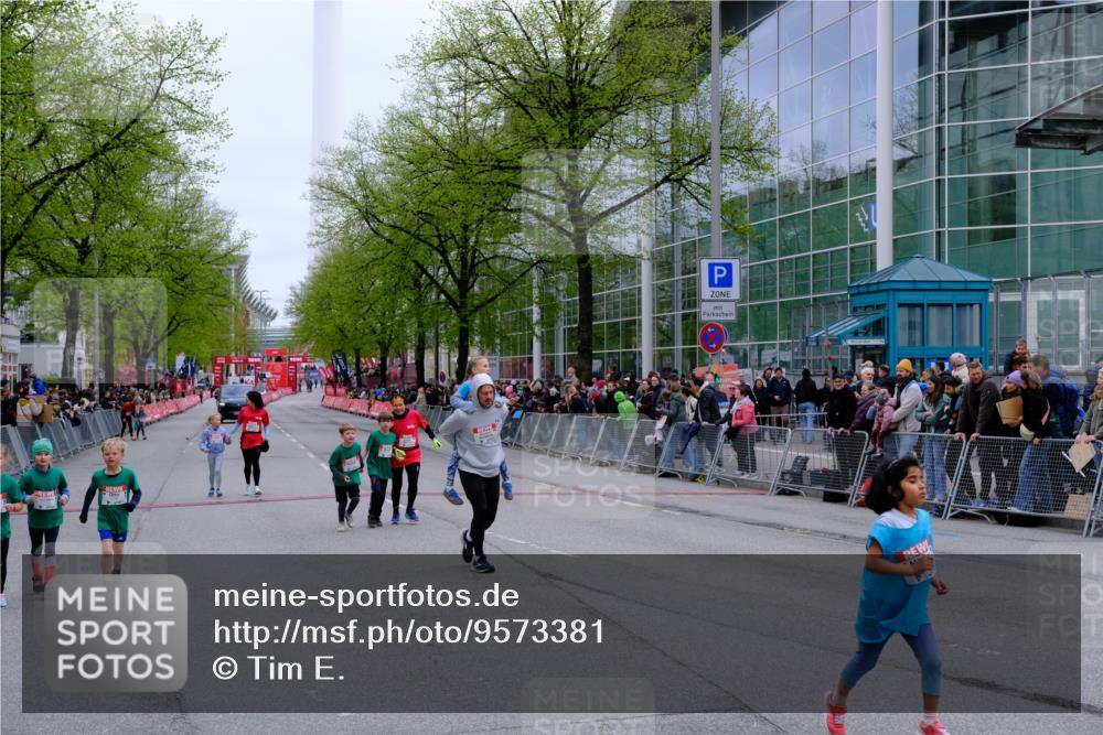 25.04.2026 - Das Zehntel Tim E. http://msf.ph/oto/9573381 25.04.2026 10:36:21 Ziel  meine-sportfotos.de