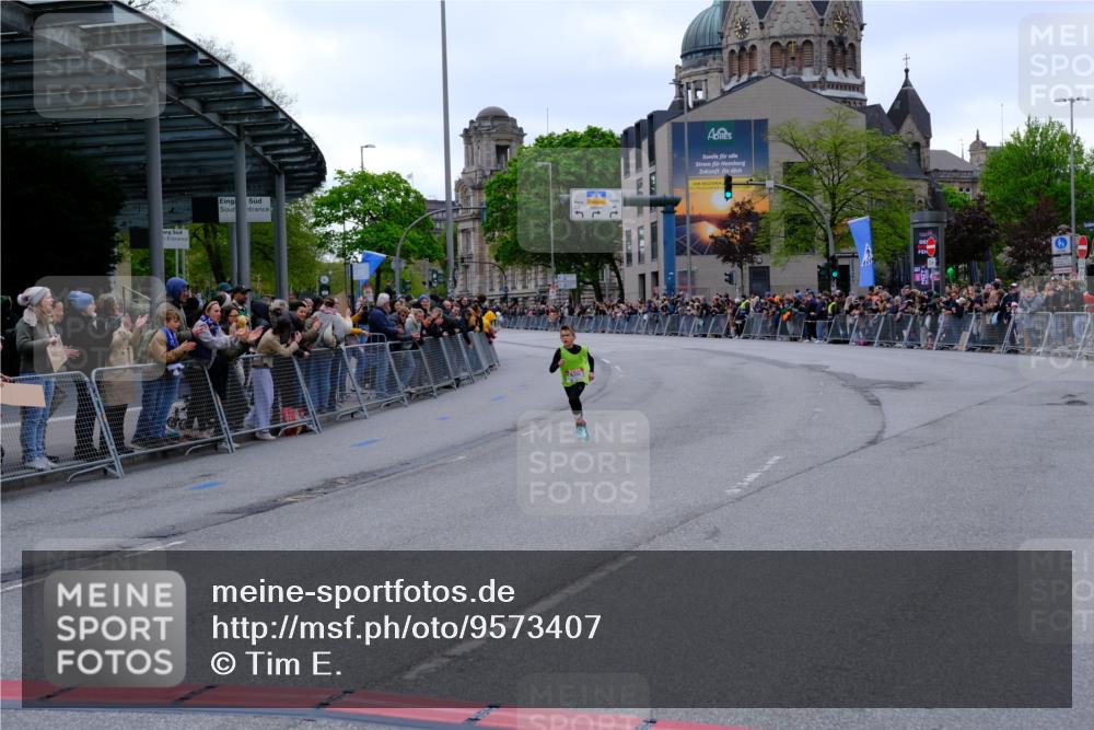 25.04.2026 - Das Zehntel Tim E. http://msf.ph/oto/9573407 25.04.2026 10:45:27 Ziel 6086 meine-sportfotos.de