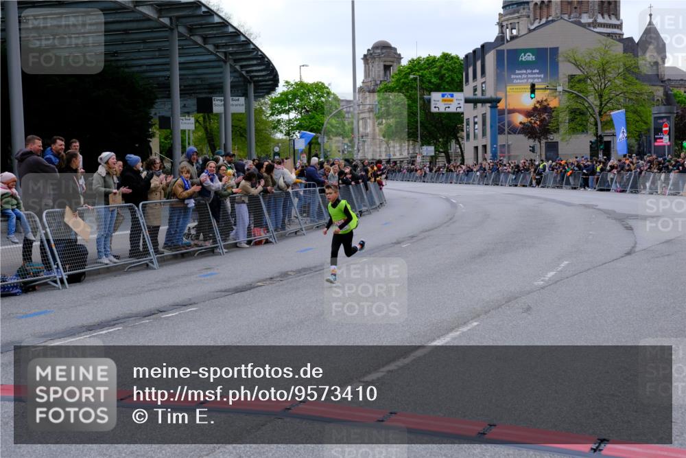 25.04.2026 - Das Zehntel Tim E. http://msf.ph/oto/9573410 25.04.2026 10:45:28 Ziel 6086 meine-sportfotos.de