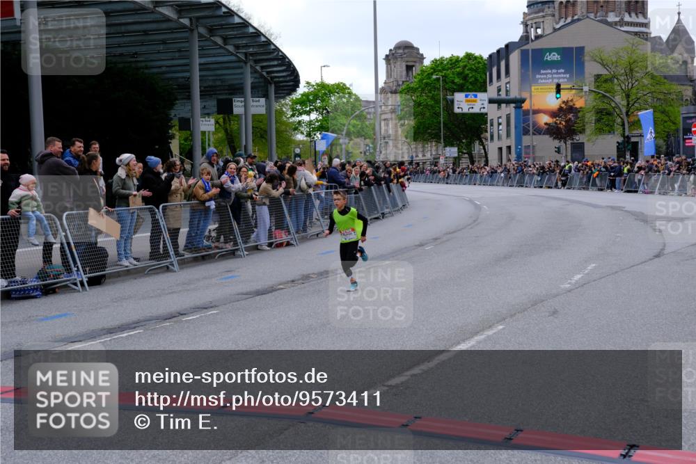 25.04.2026 - Das Zehntel Tim E. http://msf.ph/oto/9573411 25.04.2026 10:45:28 Ziel 6086 meine-sportfotos.de