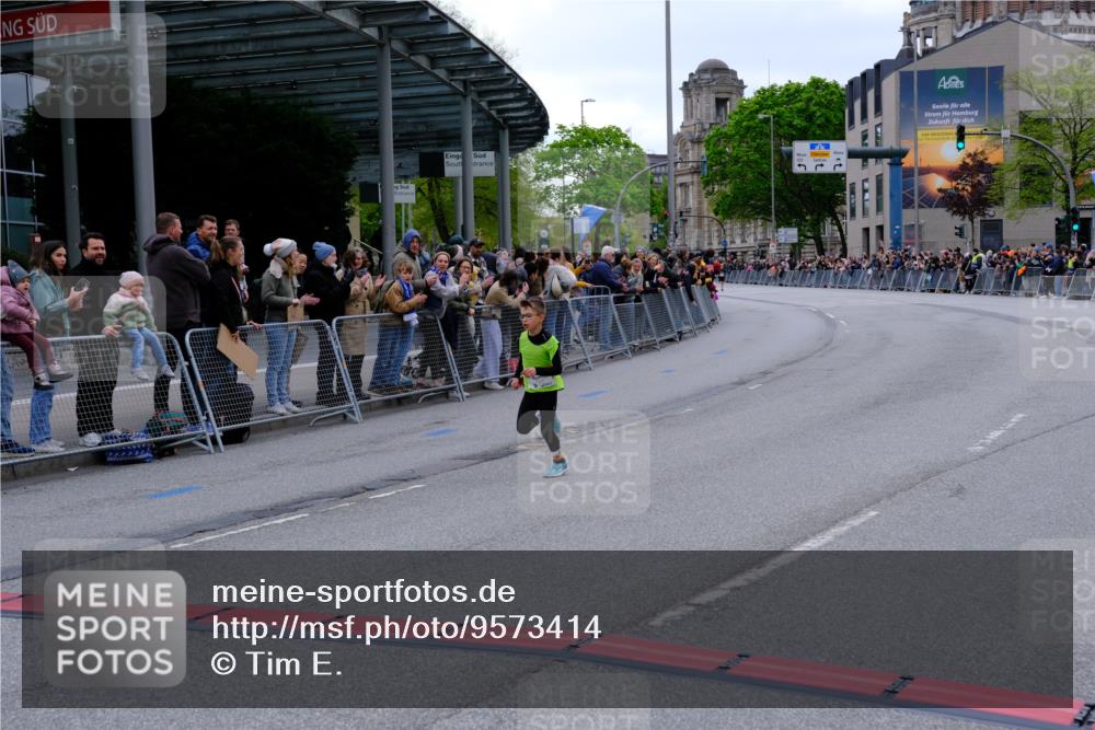 25.04.2026 - Das Zehntel Tim E. http://msf.ph/oto/9573414 25.04.2026 10:45:29 Ziel 6086 meine-sportfotos.de