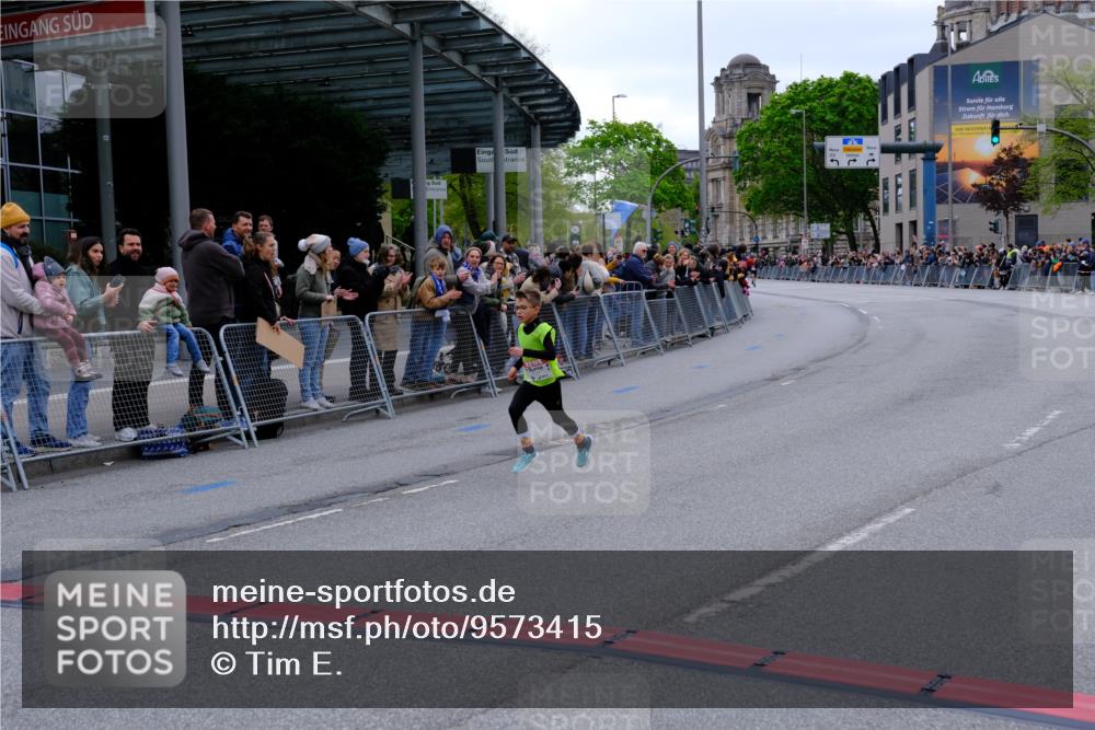 25.04.2026 - Das Zehntel Tim E. http://msf.ph/oto/9573415 25.04.2026 10:45:29 Ziel 6086 meine-sportfotos.de