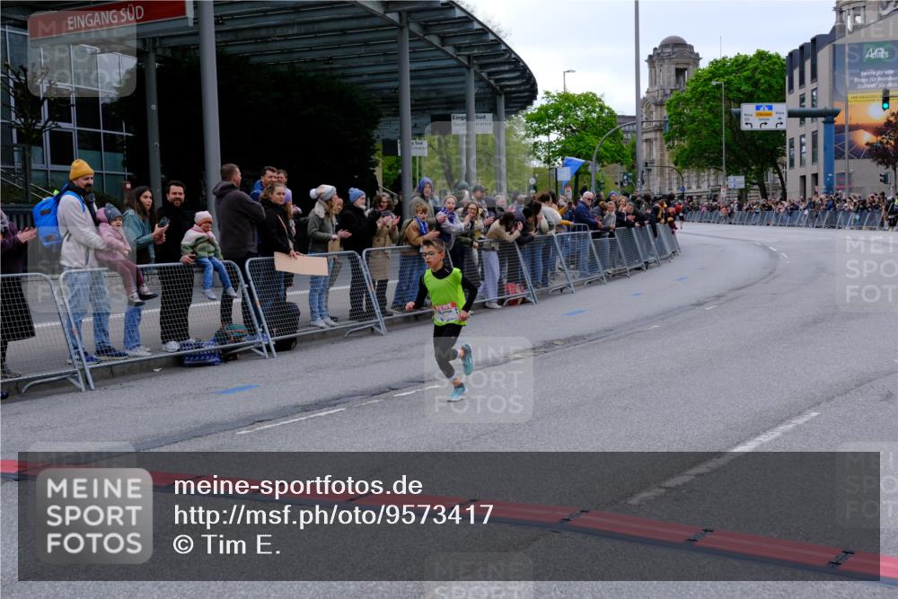 25.04.2026 - Das Zehntel Tim E. http://msf.ph/oto/9573417 25.04.2026 10:45:29 Ziel 6086 meine-sportfotos.de