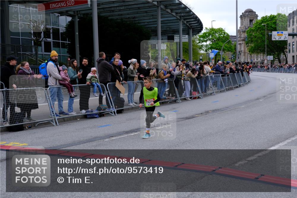 25.04.2026 - Das Zehntel Tim E. http://msf.ph/oto/9573419 25.04.2026 10:45:29 Ziel 6086 meine-sportfotos.de