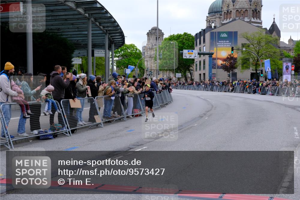 25.04.2026 - Das Zehntel Tim E. http://msf.ph/oto/9573427 25.04.2026 10:45:45 Ziel 6937 meine-sportfotos.de