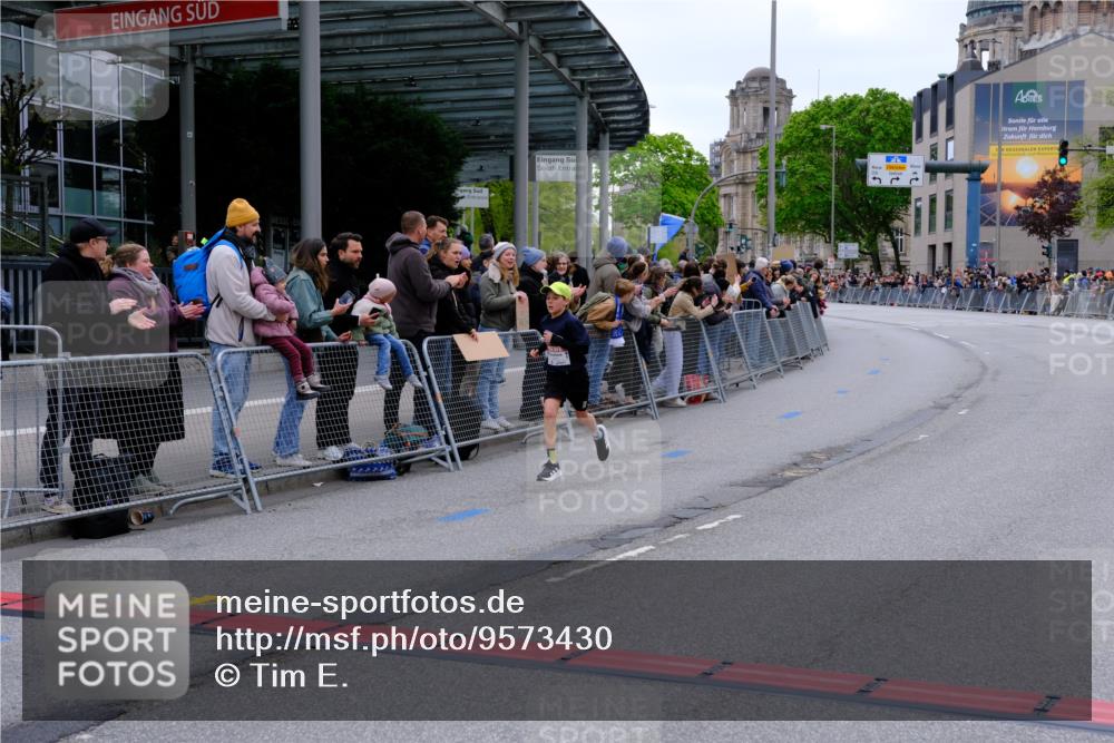 25.04.2026 - Das Zehntel Tim E. http://msf.ph/oto/9573430 25.04.2026 10:45:47 Ziel 6937 meine-sportfotos.de