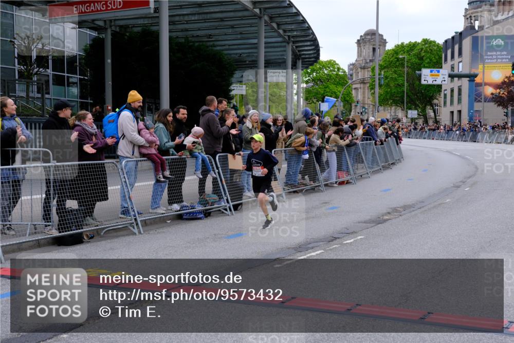 25.04.2026 - Das Zehntel Tim E. http://msf.ph/oto/9573432 25.04.2026 10:45:47 Ziel 6937 meine-sportfotos.de