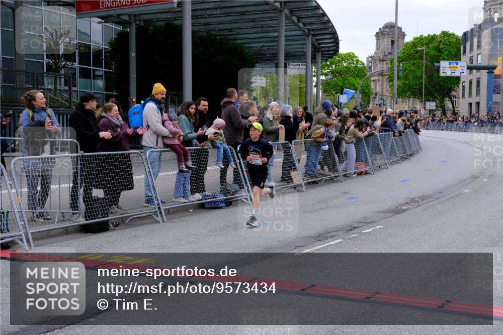 25.04.2026 - Das Zehntel Tim E. http://msf.ph/oto/9573434 25.04.2026 10:45:47 Ziel 6937 meine-sportfotos.de