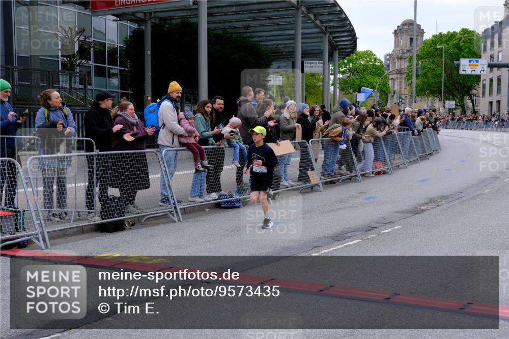 25.04.2026 - Das Zehntel Tim E. http://msf.ph/oto/9573435 25.04.2026 10:45:47 Ziel 6937 meine-sportfotos.de