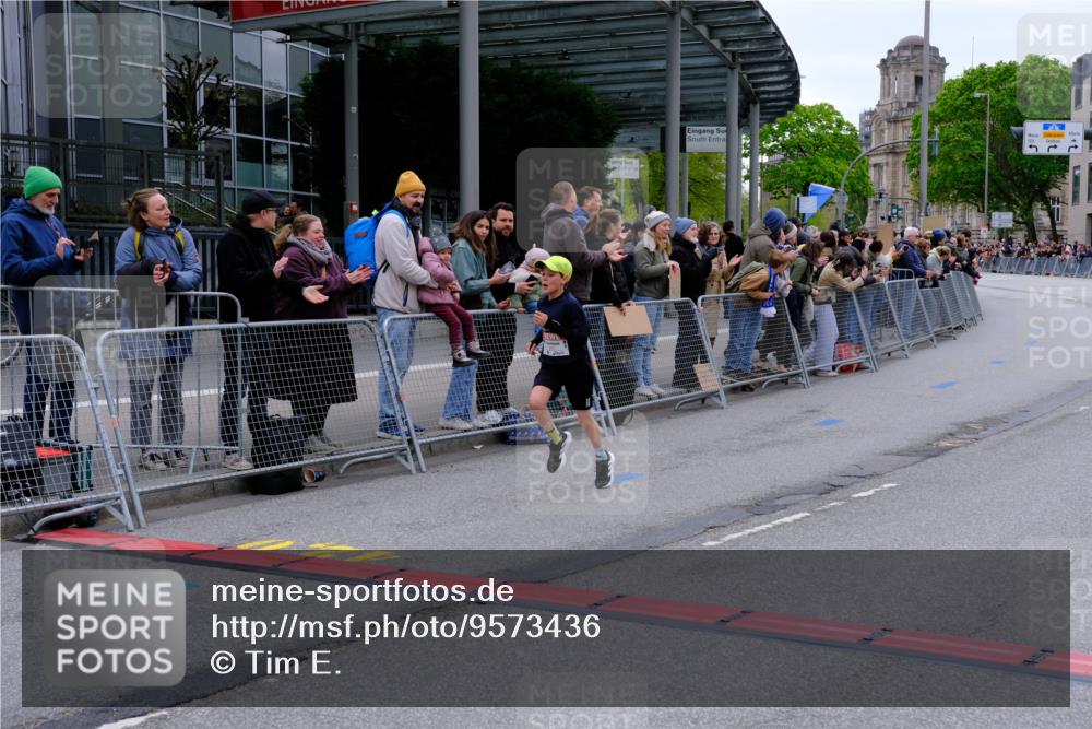 25.04.2026 - Das Zehntel Tim E. http://msf.ph/oto/9573436 25.04.2026 10:45:47 Ziel 6937 meine-sportfotos.de