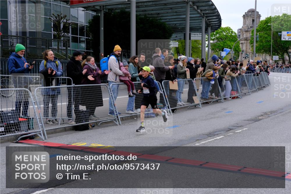 25.04.2026 - Das Zehntel Tim E. http://msf.ph/oto/9573437 25.04.2026 10:45:47 Ziel 6937 meine-sportfotos.de