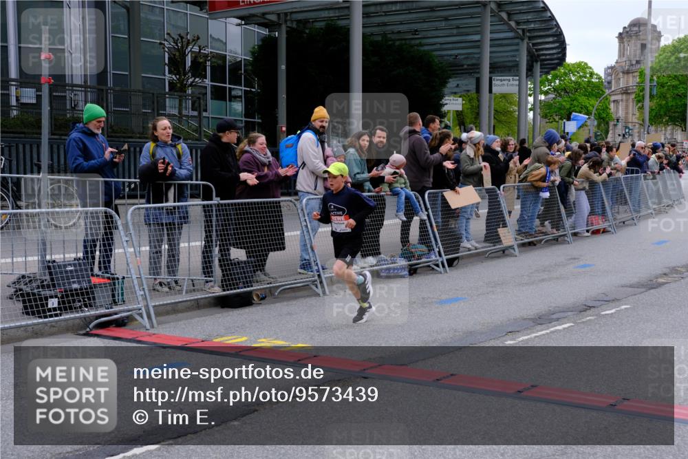 25.04.2026 - Das Zehntel Tim E. http://msf.ph/oto/9573439 25.04.2026 10:45:47 Ziel 6937 meine-sportfotos.de
