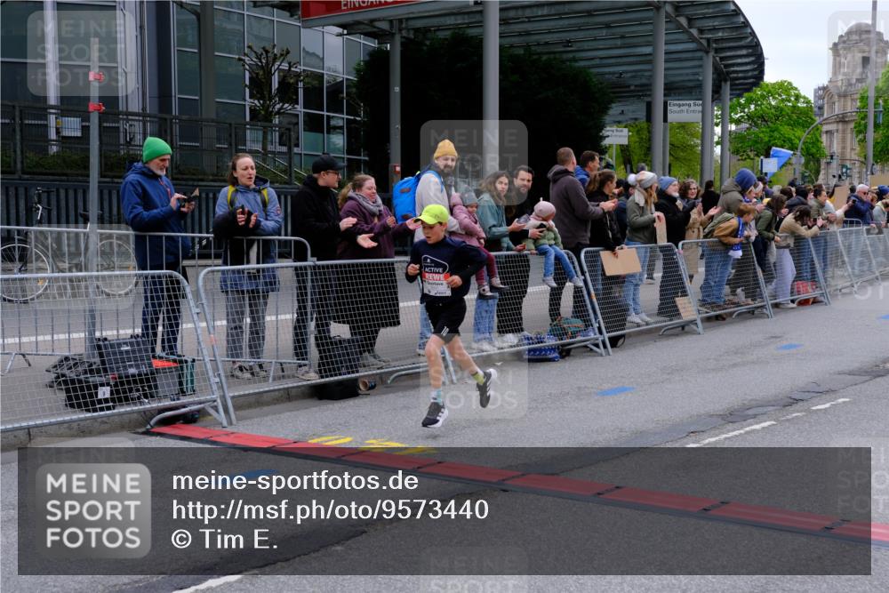 25.04.2026 - Das Zehntel Tim E. http://msf.ph/oto/9573440 25.04.2026 10:45:48 Ziel 6937 meine-sportfotos.de