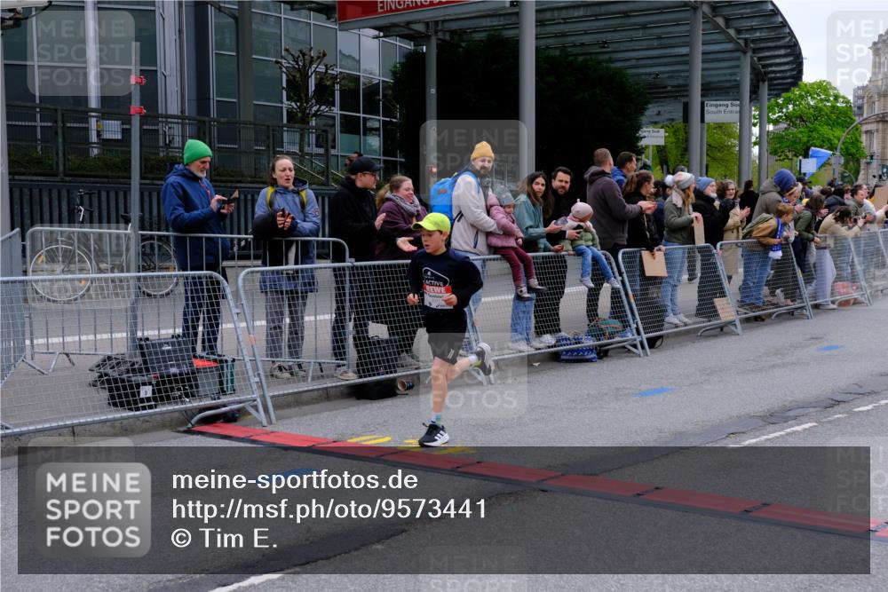 25.04.2026 - Das Zehntel Tim E. http://msf.ph/oto/9573441 25.04.2026 10:45:48 Ziel 6937 meine-sportfotos.de