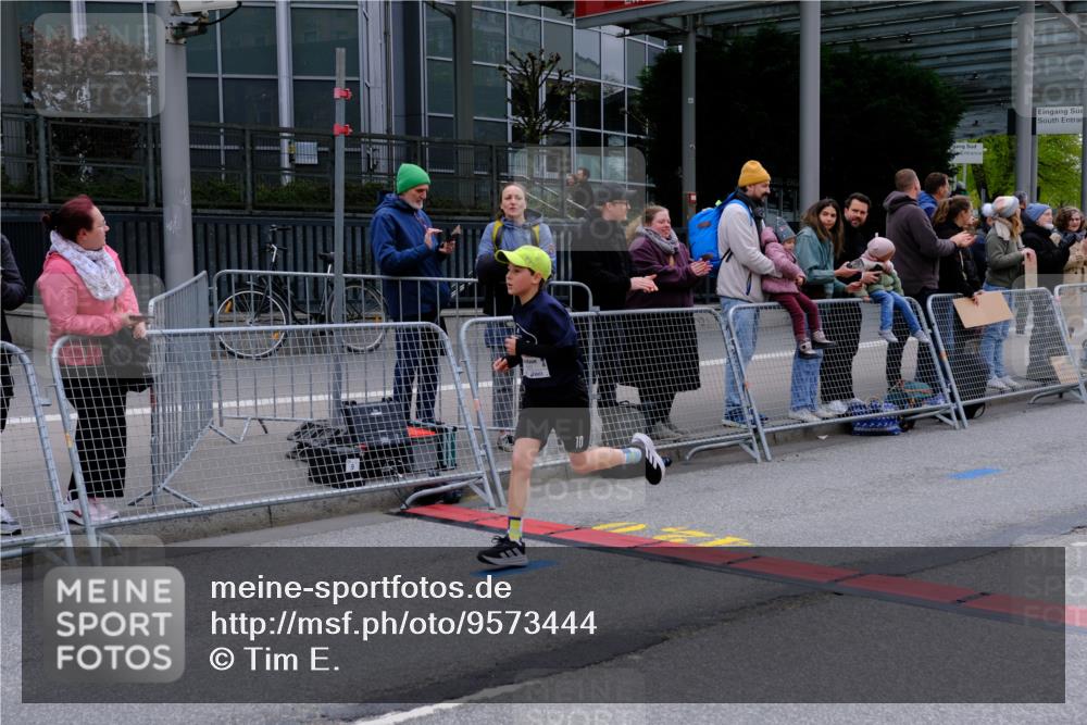 25.04.2026 - Das Zehntel Tim E. http://msf.ph/oto/9573444 25.04.2026 10:45:48 Ziel 6937 meine-sportfotos.de