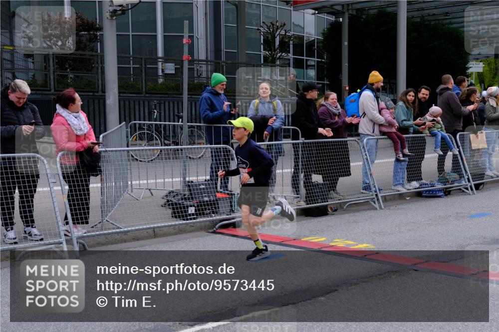 25.04.2026 - Das Zehntel Tim E. http://msf.ph/oto/9573445 25.04.2026 10:45:48 Ziel 6937 meine-sportfotos.de