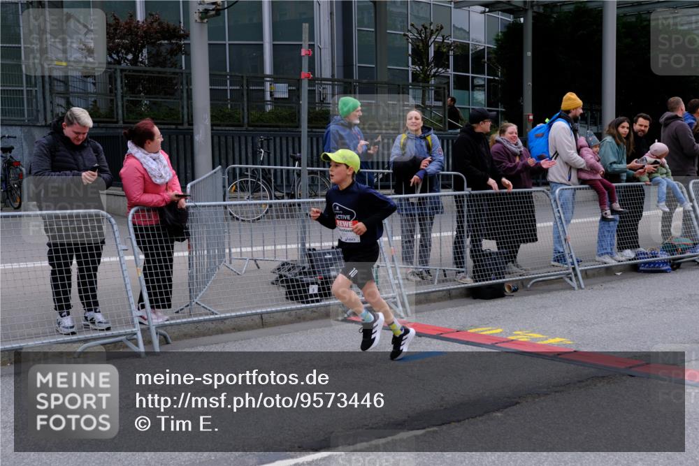 25.04.2026 - Das Zehntel Tim E. http://msf.ph/oto/9573446 25.04.2026 10:45:48 Ziel 6937 meine-sportfotos.de
