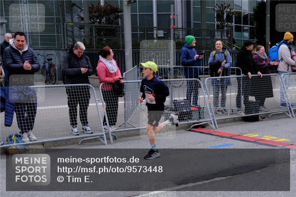 25.04.2026 - Das Zehntel Tim E. http://msf.ph/oto/9573448 25.04.2026 10:45:48 Ziel 6937 meine-sportfotos.de