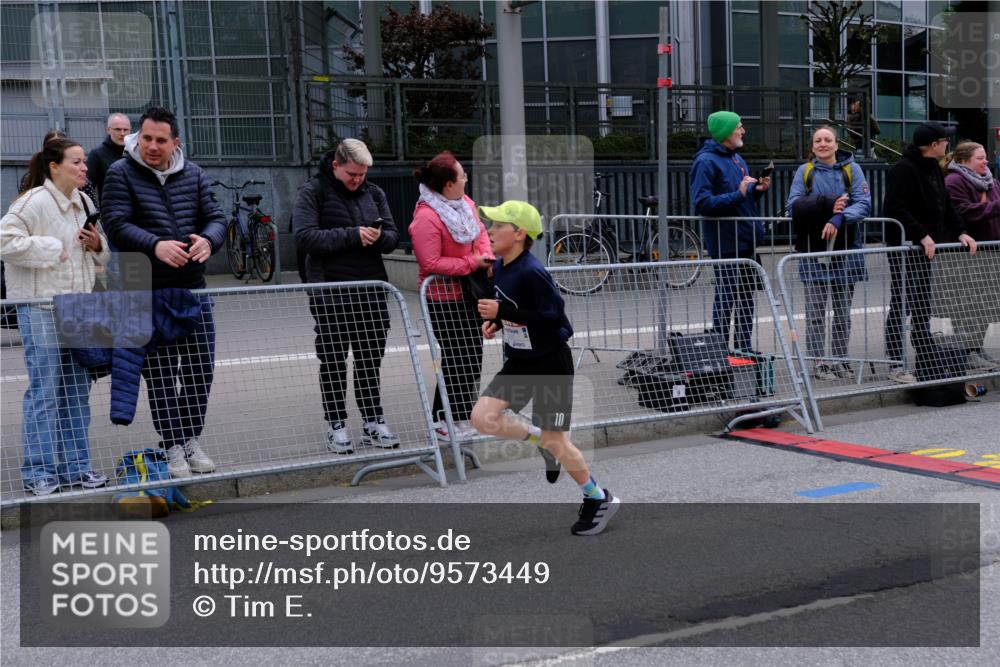 25.04.2026 - Das Zehntel Tim E. http://msf.ph/oto/9573449 25.04.2026 10:45:48 Ziel 6937 meine-sportfotos.de