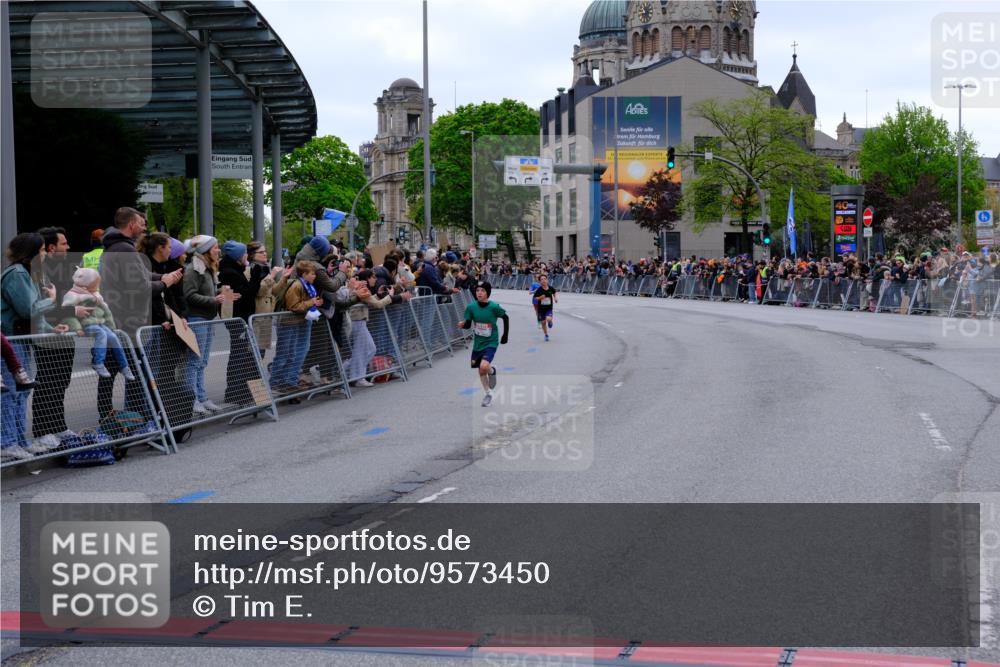 25.04.2026 - Das Zehntel Tim E. http://msf.ph/oto/9573450 25.04.2026 10:46:09 Ziel 5519, 6318, 7967 meine-sportfotos.de