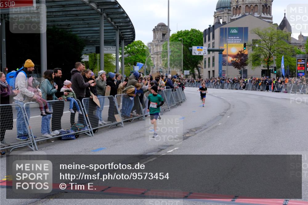 25.04.2026 - Das Zehntel Tim E. http://msf.ph/oto/9573454 25.04.2026 10:46:10 Ziel 5519, 6318, 7967 meine-sportfotos.de