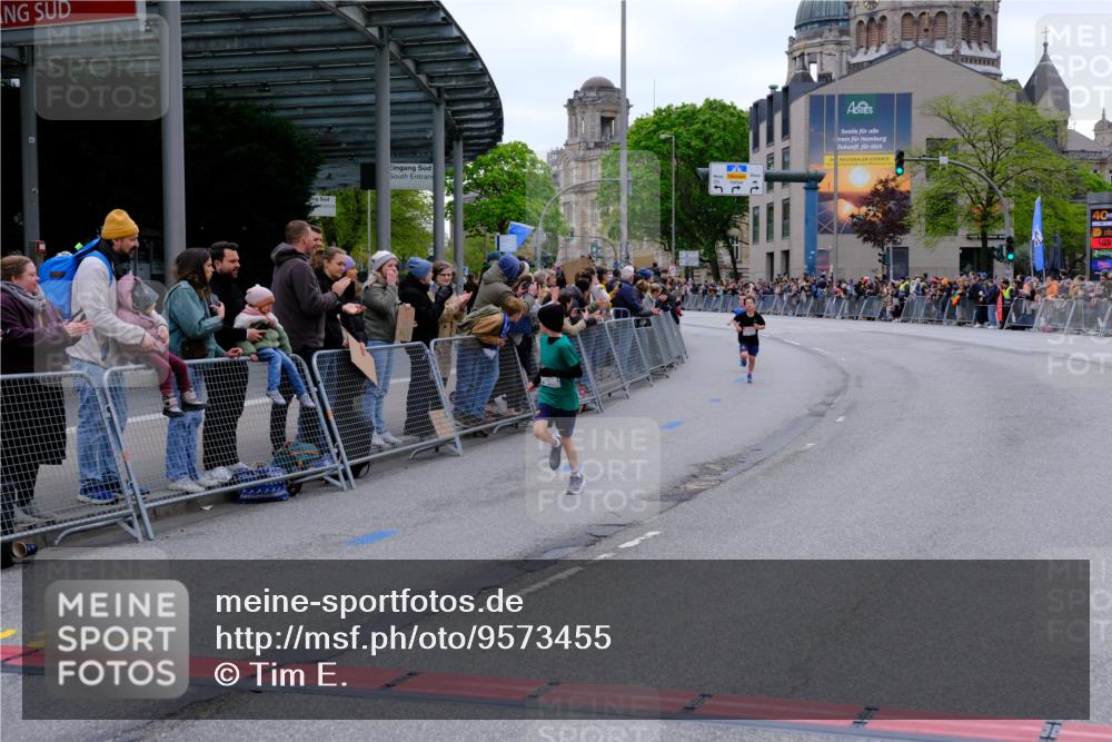 25.04.2026 - Das Zehntel Tim E. http://msf.ph/oto/9573455 25.04.2026 10:46:10 Ziel 5519, 6318, 7967 meine-sportfotos.de
