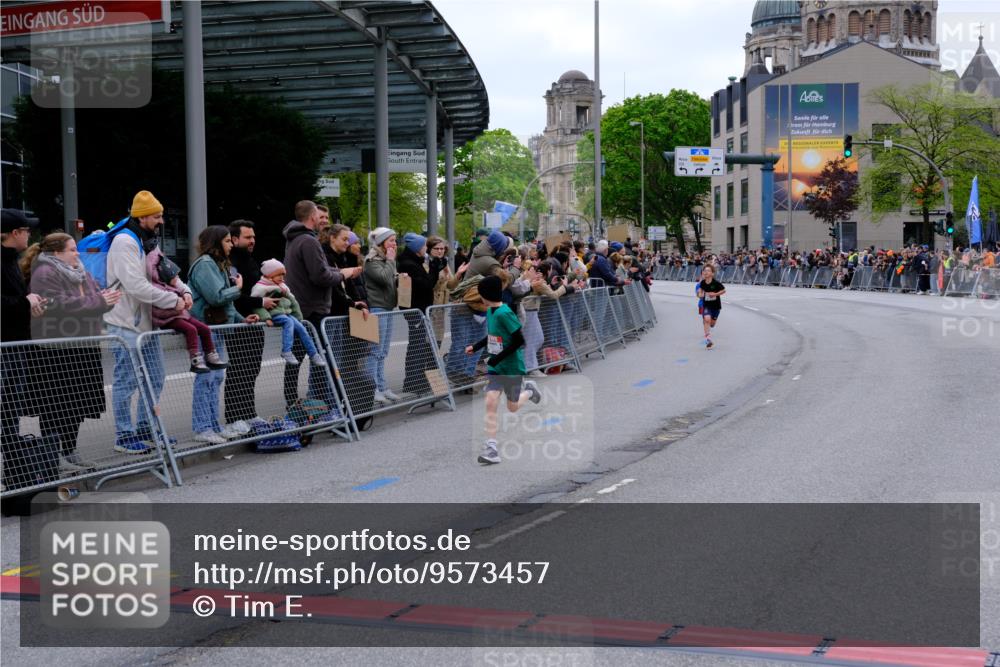 25.04.2026 - Das Zehntel Tim E. http://msf.ph/oto/9573457 25.04.2026 10:46:10 Ziel 5519, 6318, 7967 meine-sportfotos.de