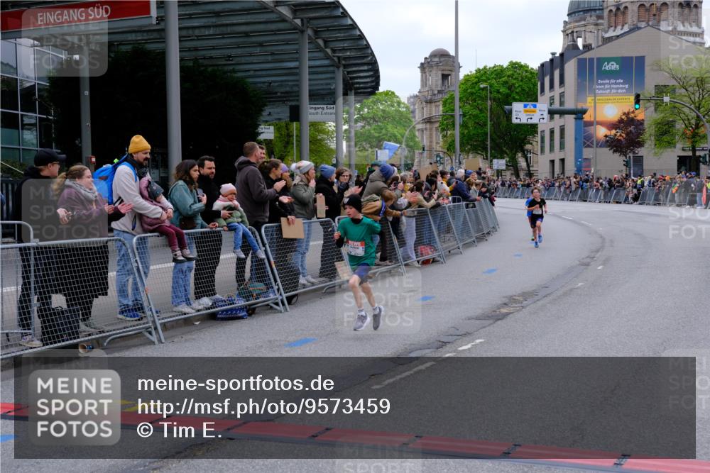 25.04.2026 - Das Zehntel Tim E. http://msf.ph/oto/9573459 25.04.2026 10:46:10 Ziel 5519, 6318, 7967 meine-sportfotos.de