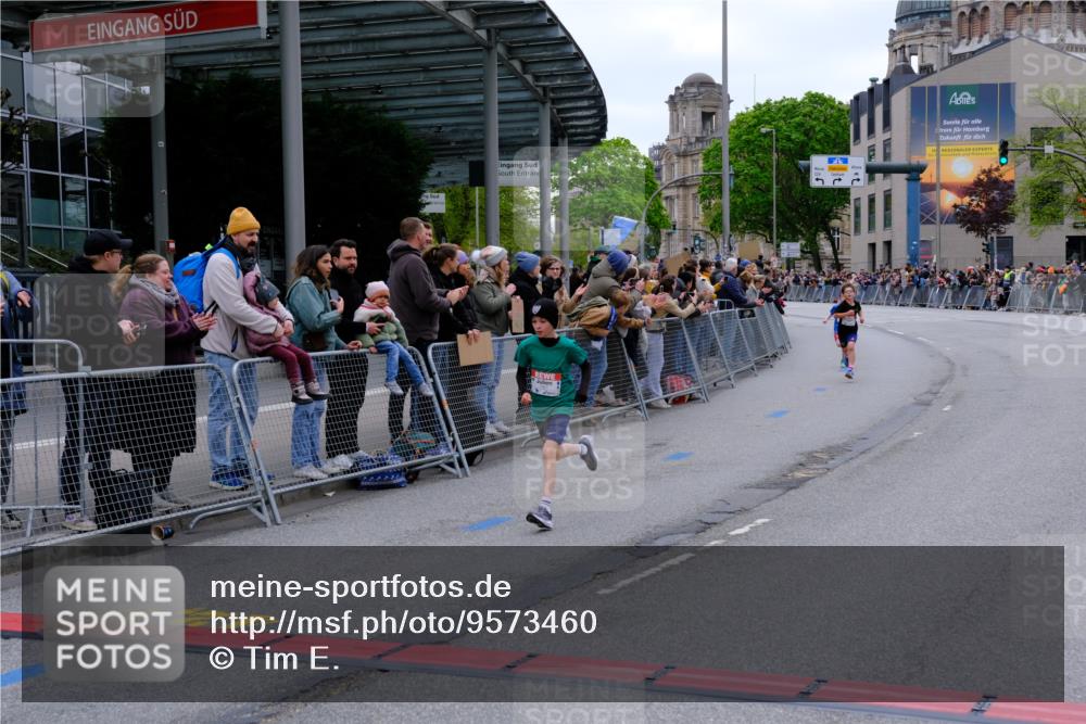 25.04.2026 - Das Zehntel Tim E. http://msf.ph/oto/9573460 25.04.2026 10:46:10 Ziel 5519, 6318, 7967 meine-sportfotos.de