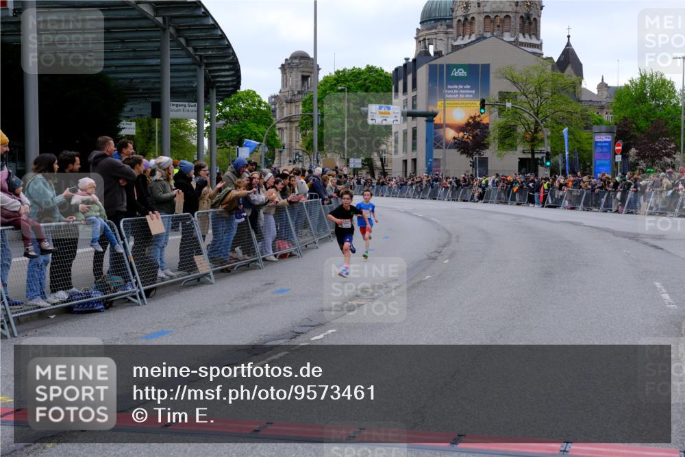 25.04.2026 - Das Zehntel Tim E. http://msf.ph/oto/9573461 25.04.2026 10:46:12 Ziel 5519, 6318, 7967 meine-sportfotos.de