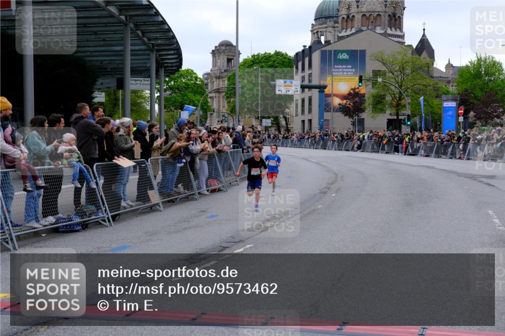 25.04.2026 - Das Zehntel Tim E. http://msf.ph/oto/9573462 25.04.2026 10:46:12 Ziel 5519, 6318, 7967 meine-sportfotos.de