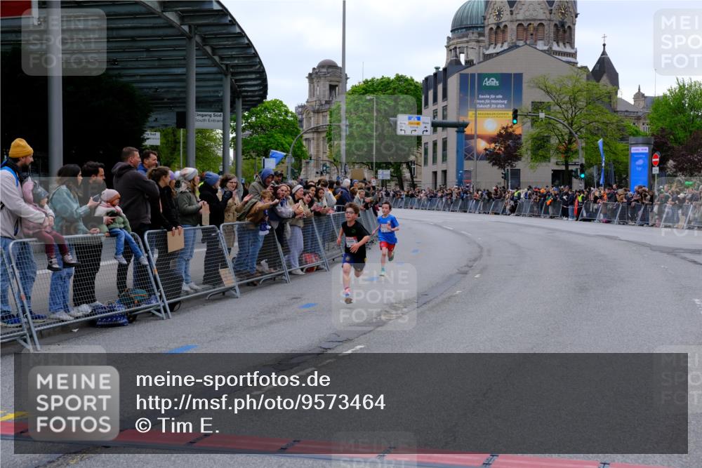 25.04.2026 - Das Zehntel Tim E. http://msf.ph/oto/9573464 25.04.2026 10:46:12 Ziel 5519, 6318, 7967 meine-sportfotos.de
