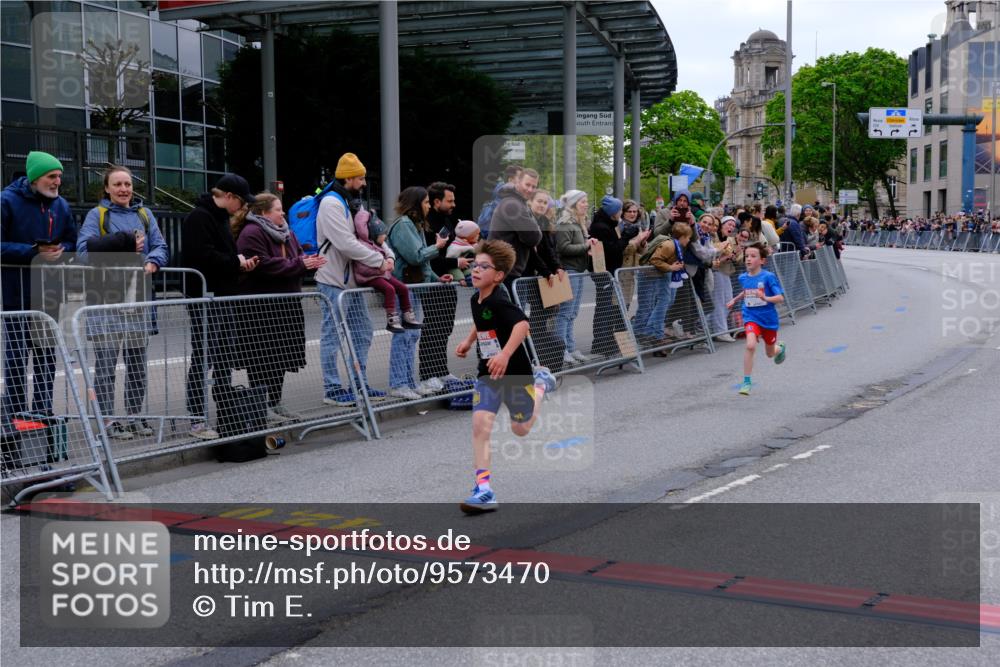 25.04.2026 - Das Zehntel Tim E. http://msf.ph/oto/9573470 25.04.2026 10:46:14 Ziel 5519, 6318, 7967 meine-sportfotos.de
