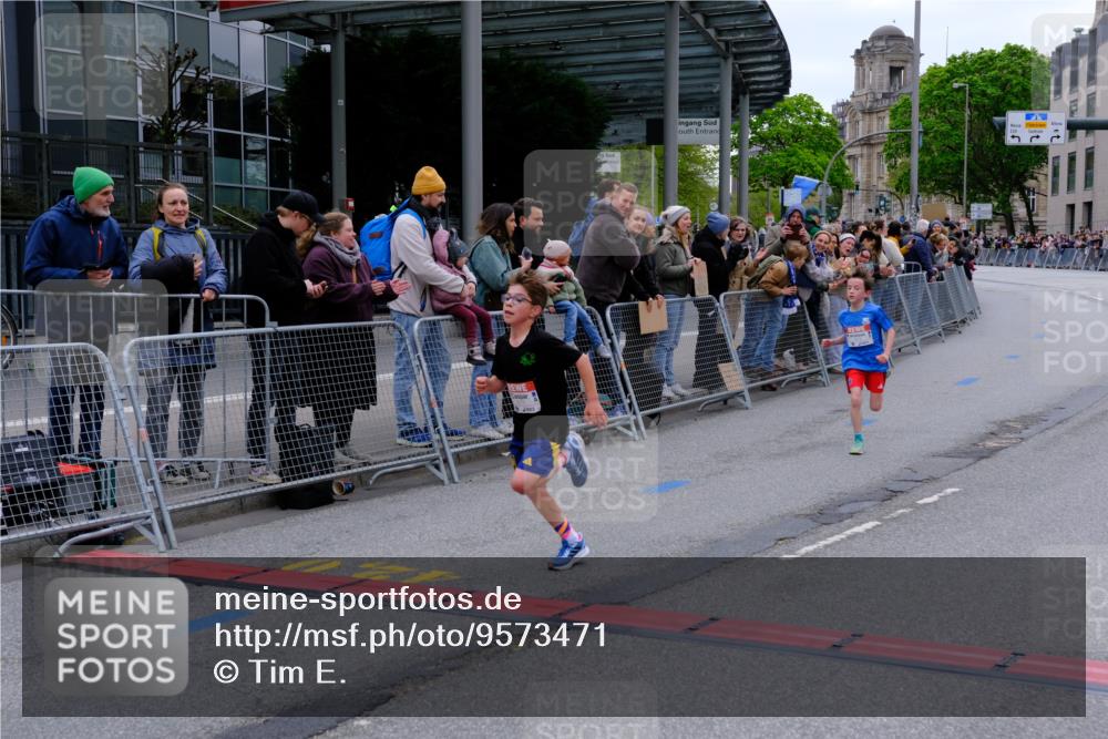 25.04.2026 - Das Zehntel Tim E. http://msf.ph/oto/9573471 25.04.2026 10:46:14 Ziel 5519, 6318, 7967 meine-sportfotos.de