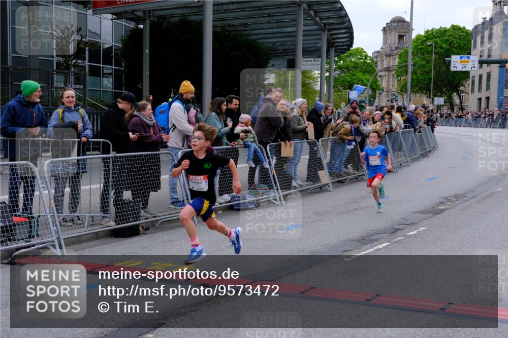 25.04.2026 - Das Zehntel Tim E. http://msf.ph/oto/9573472 25.04.2026 10:46:14 Ziel 5519, 6318, 7967 meine-sportfotos.de