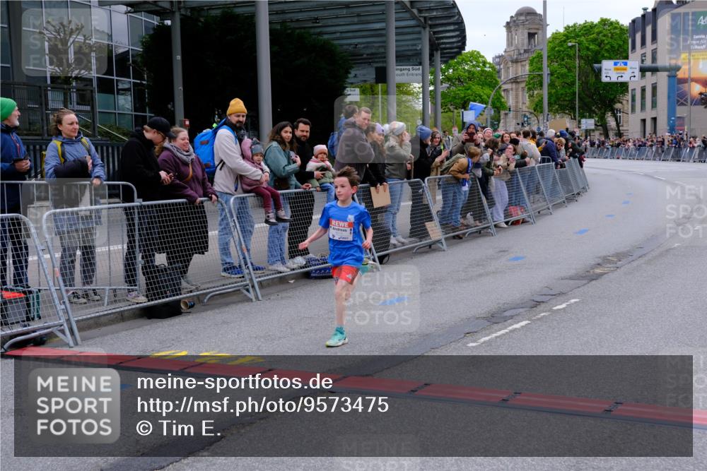 25.04.2026 - Das Zehntel Tim E. http://msf.ph/oto/9573475 25.04.2026 10:46:15 Ziel 5519, 6318, 7967 meine-sportfotos.de