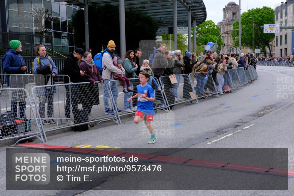 25.04.2026 - Das Zehntel Tim E. http://msf.ph/oto/9573476 25.04.2026 10:46:15 Ziel 5519, 6318, 7967 meine-sportfotos.de