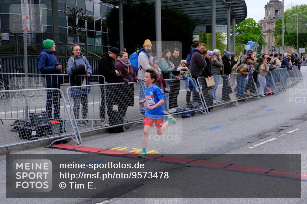 25.04.2026 - Das Zehntel Tim E. http://msf.ph/oto/9573478 25.04.2026 10:46:15 Ziel 5519, 6318, 7967 meine-sportfotos.de