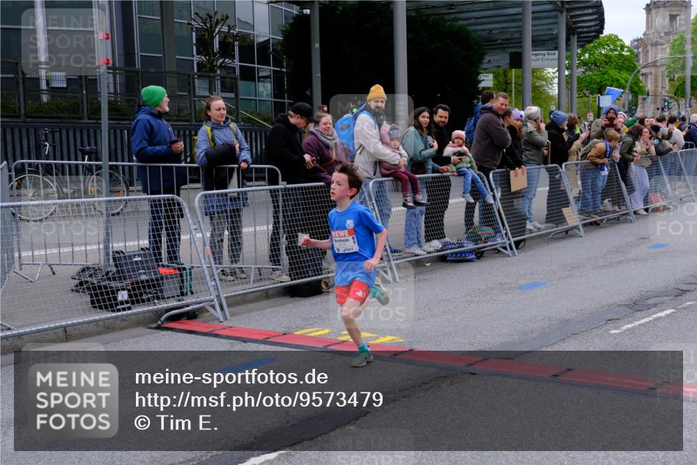 25.04.2026 - Das Zehntel Tim E. http://msf.ph/oto/9573479 25.04.2026 10:46:15 Ziel 5519, 6318, 7967 meine-sportfotos.de