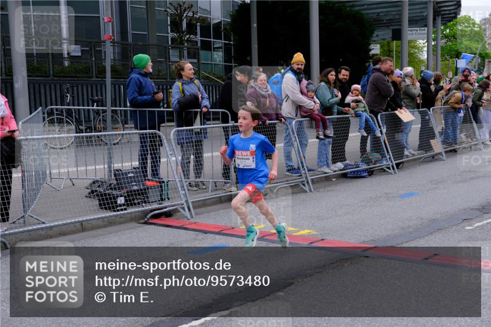 25.04.2026 - Das Zehntel Tim E. http://msf.ph/oto/9573480 25.04.2026 10:46:15 Ziel 5519, 6318, 7967 meine-sportfotos.de