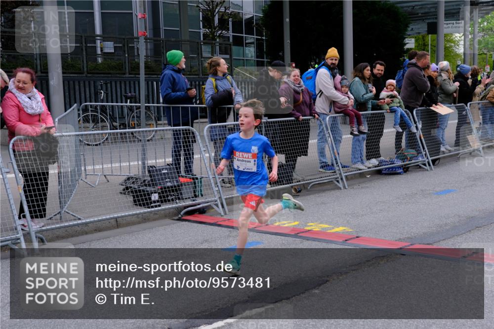 25.04.2026 - Das Zehntel Tim E. http://msf.ph/oto/9573481 25.04.2026 10:46:15 Ziel 5519, 6318, 7967 meine-sportfotos.de