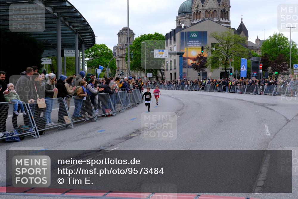 25.04.2026 - Das Zehntel Tim E. http://msf.ph/oto/9573484 25.04.2026 10:46:27 Ziel 5487, 6507 meine-sportfotos.de