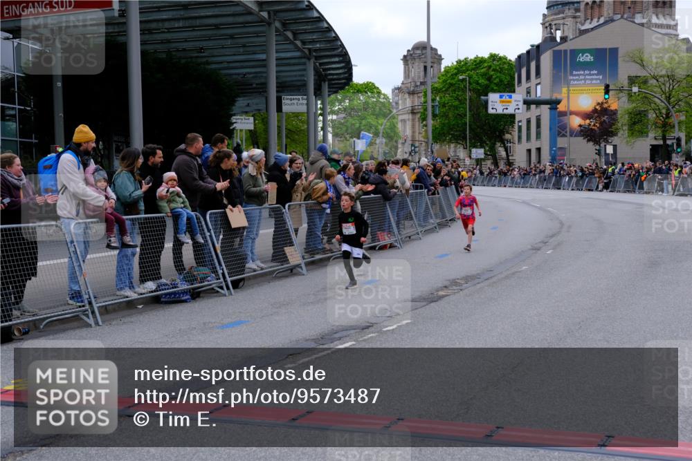 25.04.2026 - Das Zehntel Tim E. http://msf.ph/oto/9573487 25.04.2026 10:46:29 Ziel 5487, 6507 meine-sportfotos.de