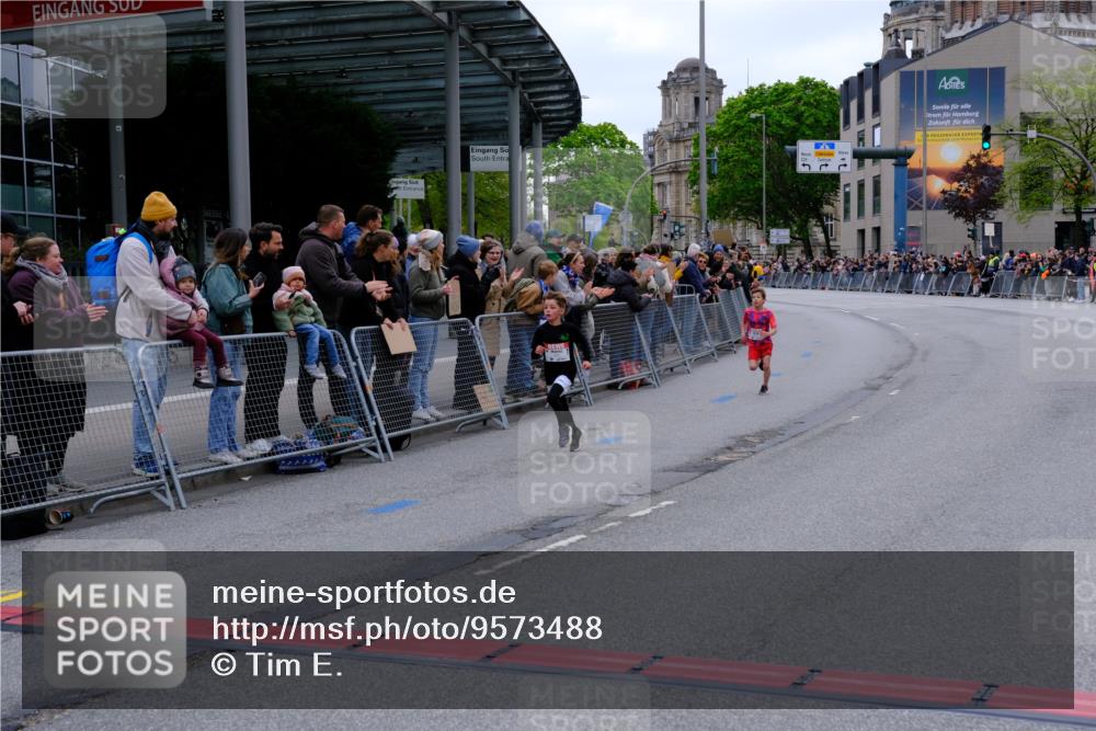 25.04.2026 - Das Zehntel Tim E. http://msf.ph/oto/9573488 25.04.2026 10:46:29 Ziel 5487, 6507 meine-sportfotos.de