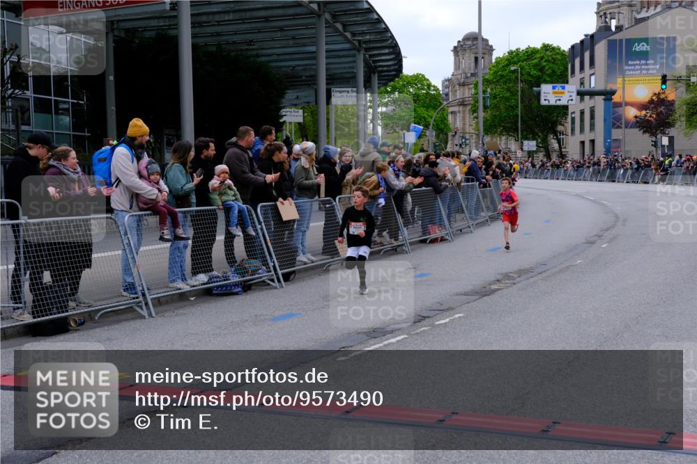 25.04.2026 - Das Zehntel Tim E. http://msf.ph/oto/9573490 25.04.2026 10:46:29 Ziel 5487, 6507 meine-sportfotos.de