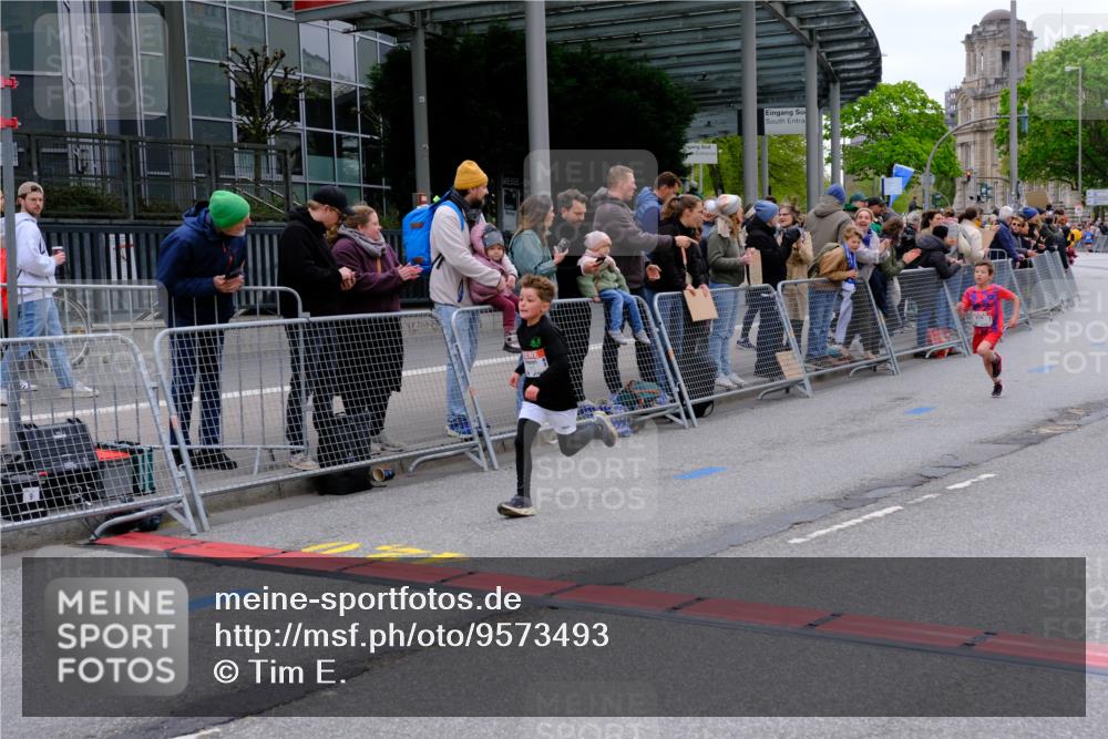 25.04.2026 - Das Zehntel Tim E. http://msf.ph/oto/9573493 25.04.2026 10:46:30 Ziel 5487, 6507 meine-sportfotos.de