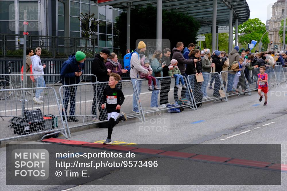 25.04.2026 - Das Zehntel Tim E. http://msf.ph/oto/9573496 25.04.2026 10:46:30 Ziel 5487, 6507 meine-sportfotos.de